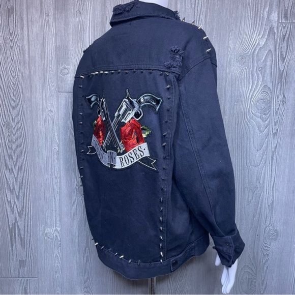 Guns and roses black denim jean jacket men’s size m upcycled distressed coat - Picture 11 of 16